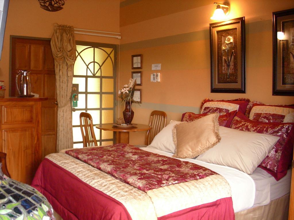 Native Abode Bed and Breakfast Bon Accord Village Δωμάτιο φωτογραφία