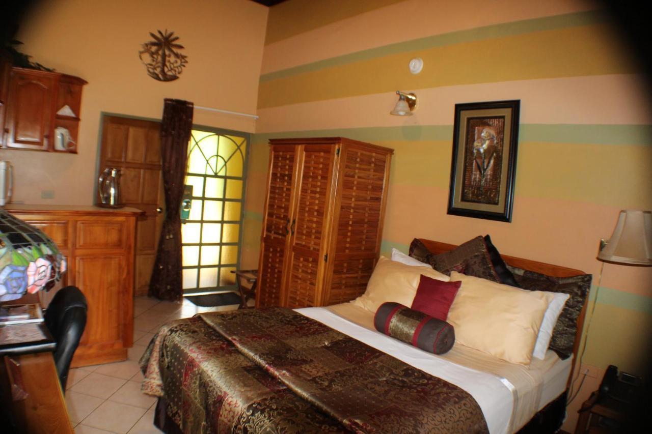 Native Abode Bed and Breakfast Bon Accord Village Εξωτερικό φωτογραφία